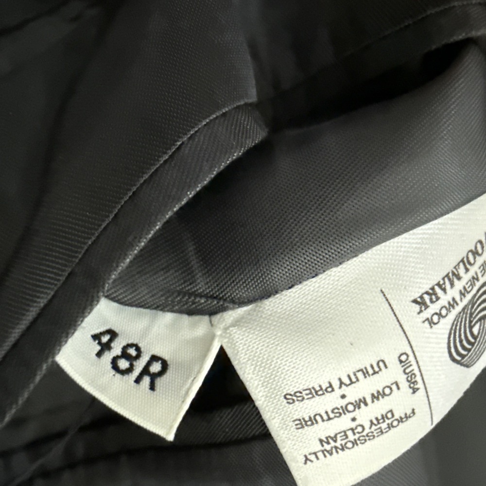 Daniel Cremieux Dark Gray 2 piece suit Men's Suit size 48R - Picture 10 of 16